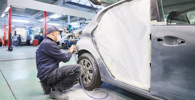 Everyone prefers to avoid damage to the car. But if it does happen, whether or not as a result of an accident, a well-considered choice for a professional car repairer can partially alleviate the suffering.